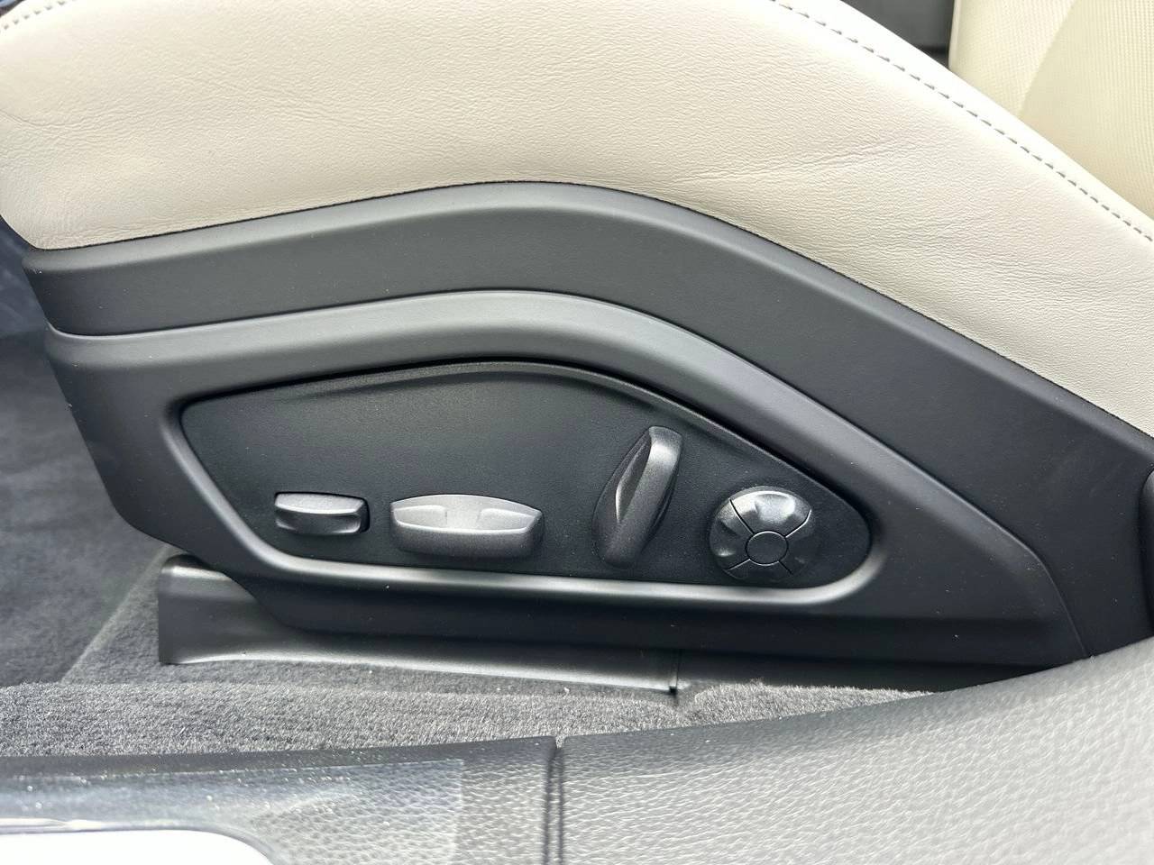 2025 Porsche Panamera E-Hybrid 4 photo 16