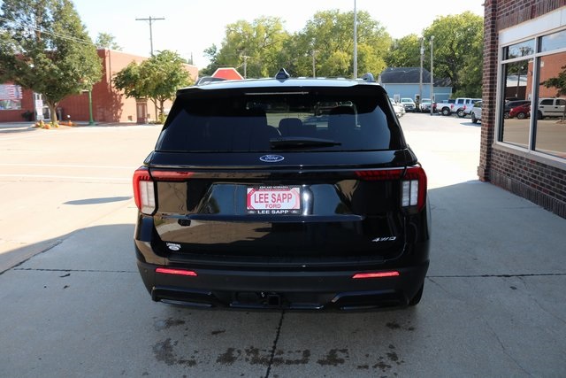 2025 Ford Explorer ST-Line photo 4