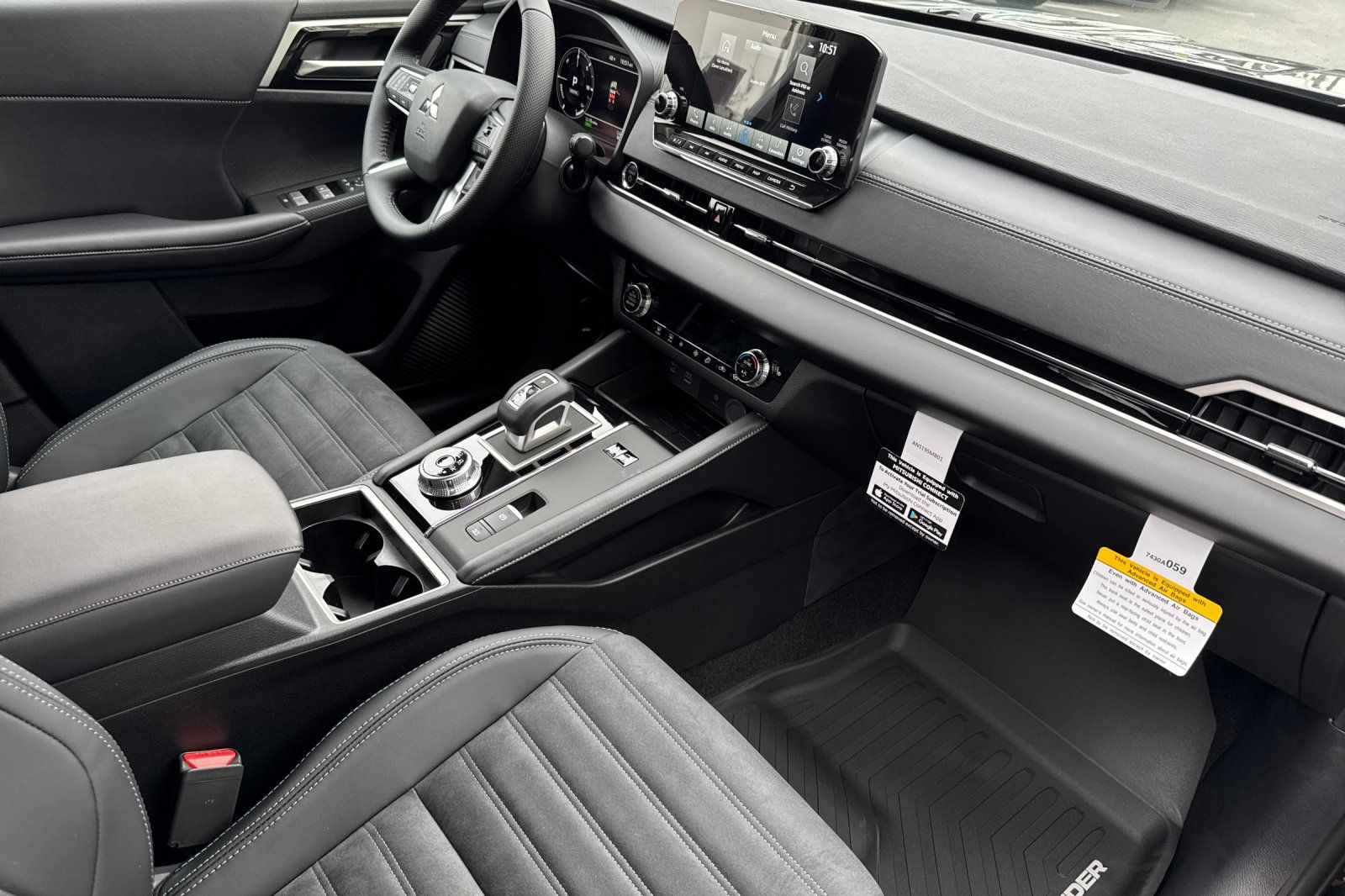 2025 Mitsubishi Outlander PHEV SE photo 14