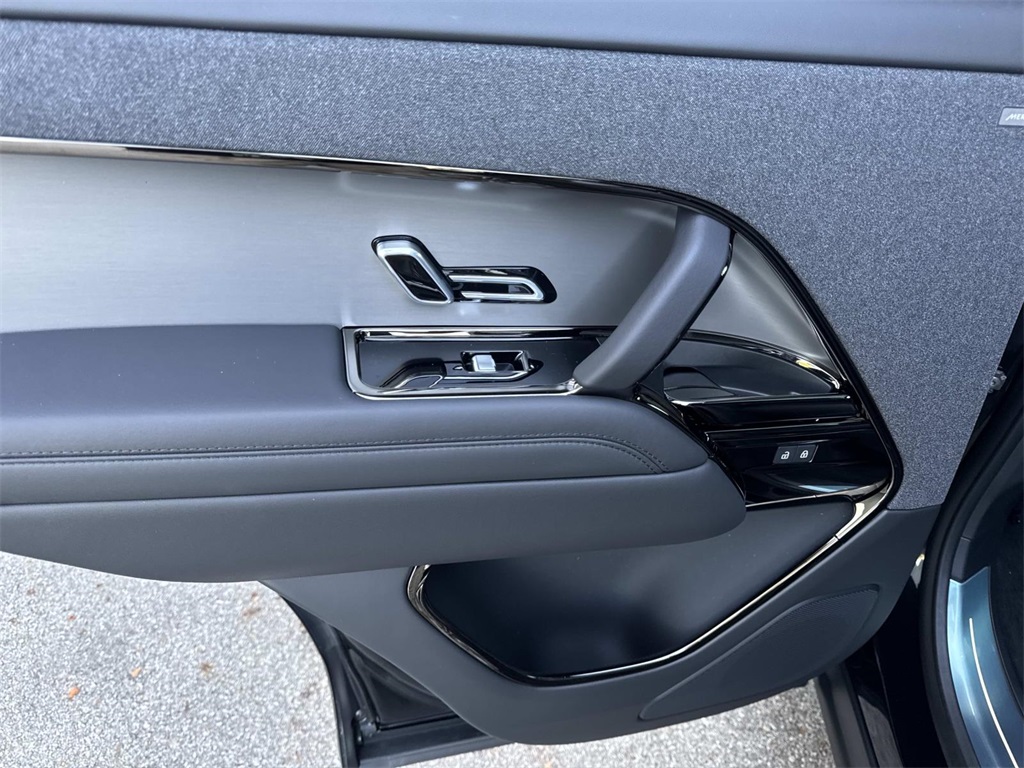 2025 Land Rover Range Rover Sport SE photo 13