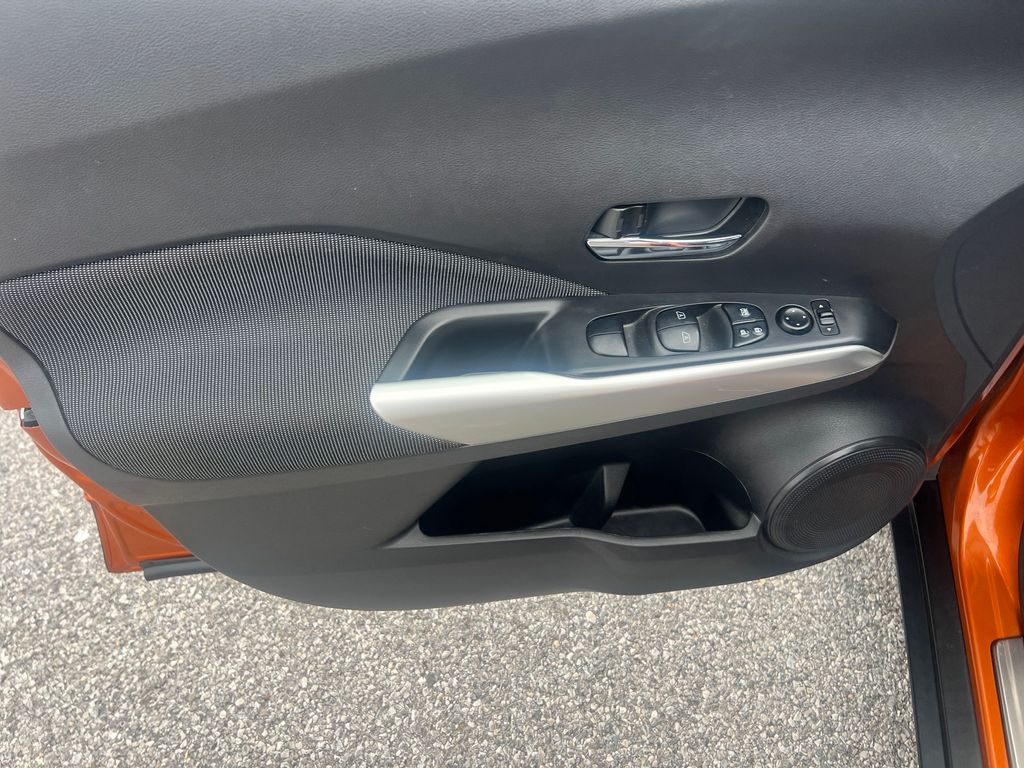 2020 Nissan Kicks SV photo 10