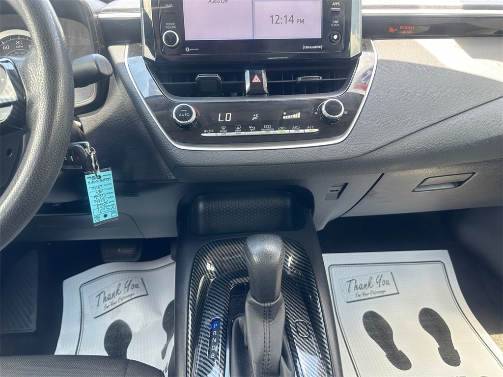 2022 Toyota Corolla LE photo 11