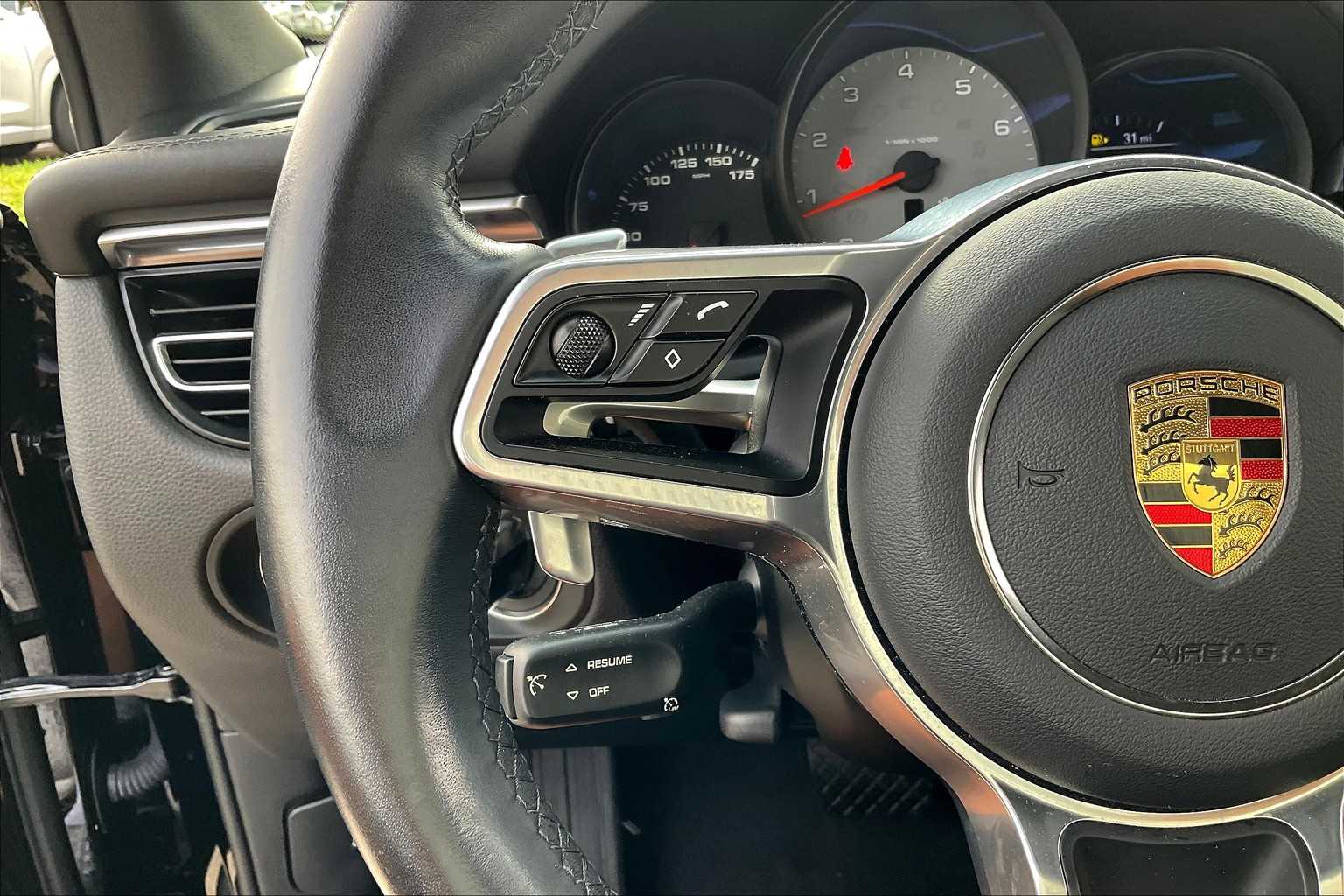 2021 Porsche Macan S photo 21