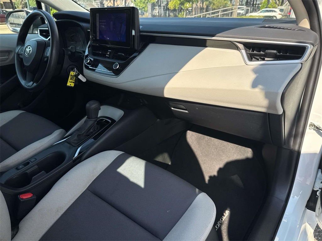 2023 Toyota Corolla LE photo 11