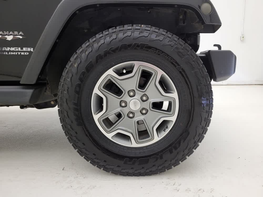 2016 Jeep Wrangler Unlimited Sahara photo 14