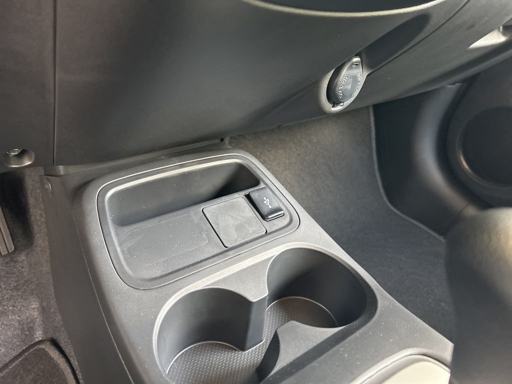 2024 Mitsubishi Mirage ES photo 32