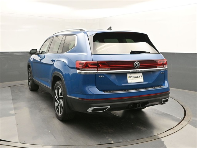 2025 Volkswagen Atlas SEL photo 4