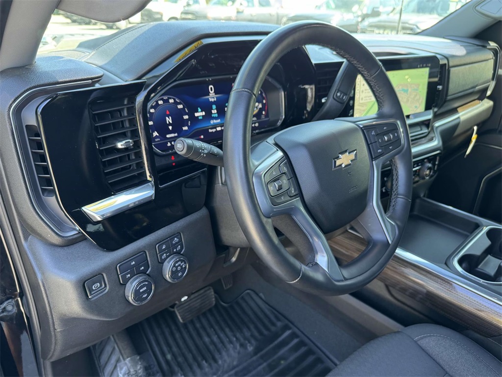 2024 Chevrolet Silverado 3500HD LT photo 2