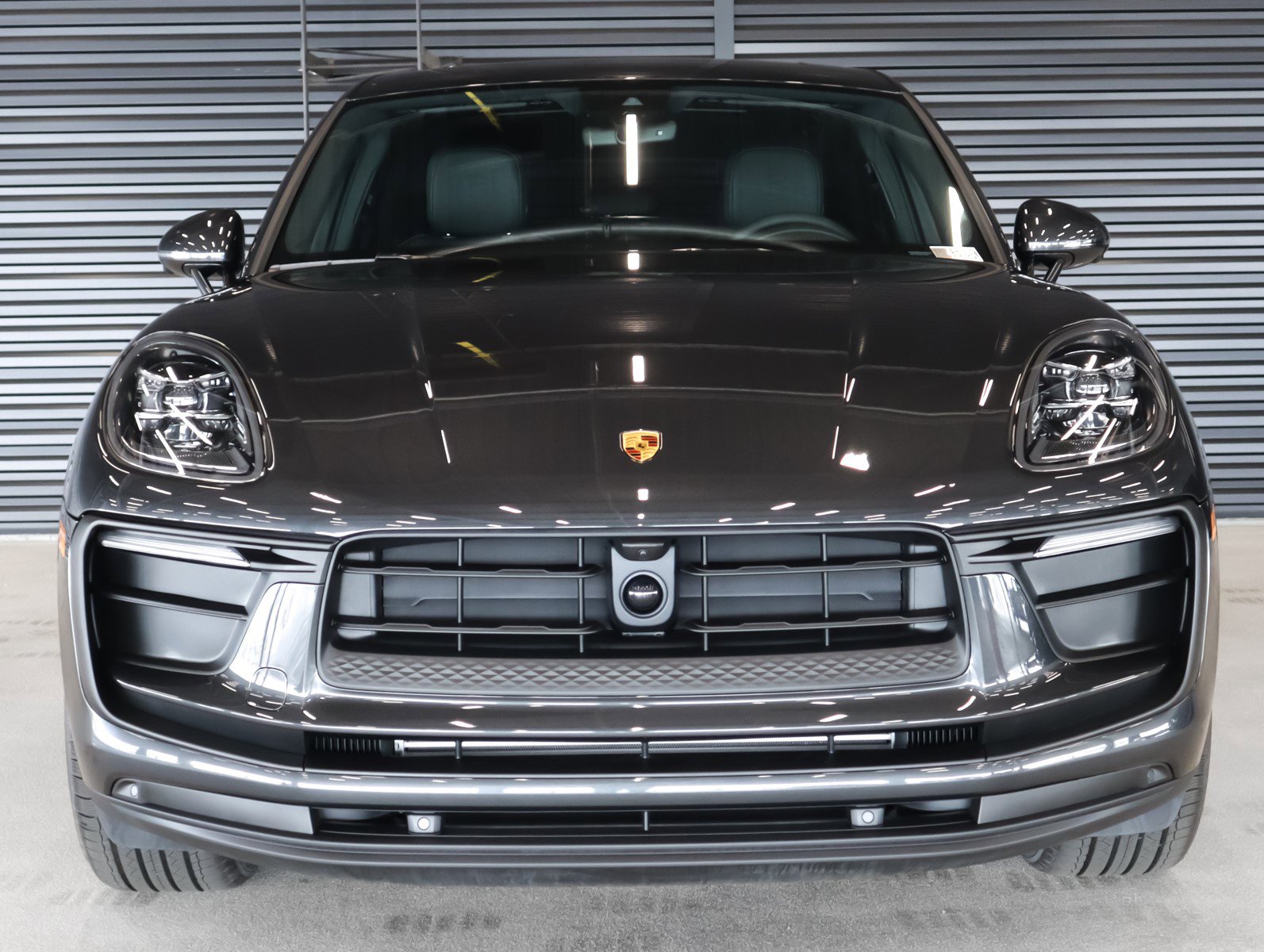 2025 Porsche Macan T photo 10