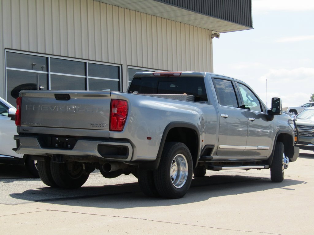 2025 Chevrolet Silverado 3500HD High Country photo 3