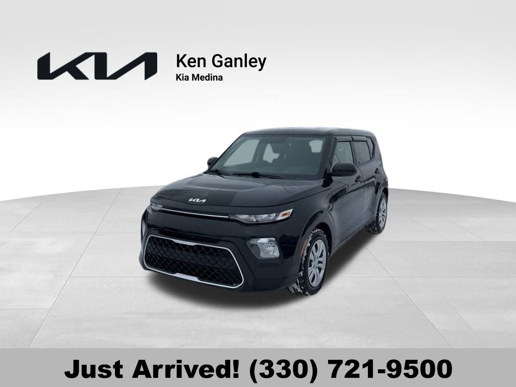 2022 Kia Soul LX's photo