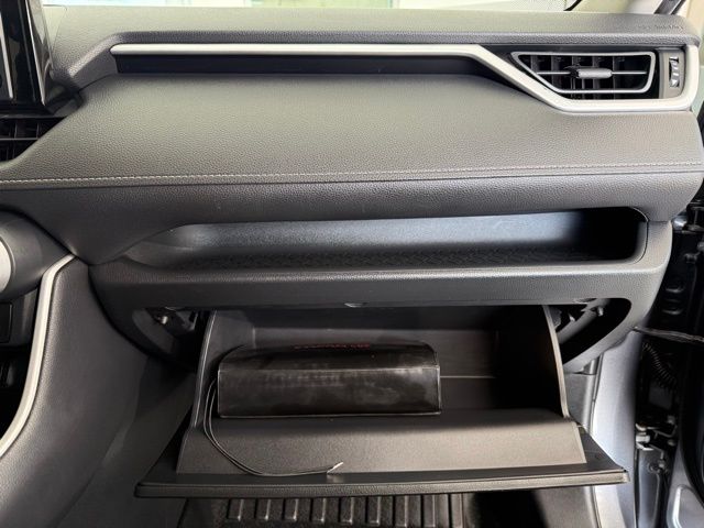 2019 Toyota RAV4 LE photo 23