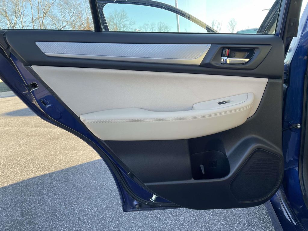 2016 Subaru Legacy 2.5i Premium photo 2