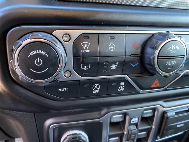 2020 Jeep Wrangler Unlimited Sahara photo 16
