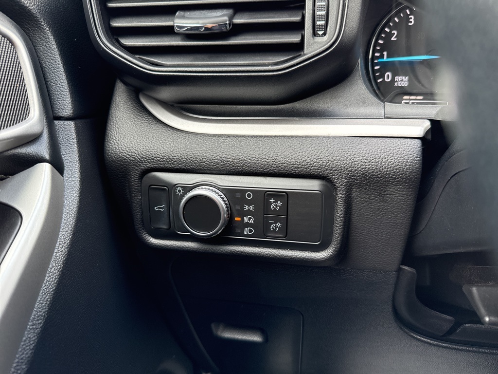 2022 Ford Explorer XLT photo 13