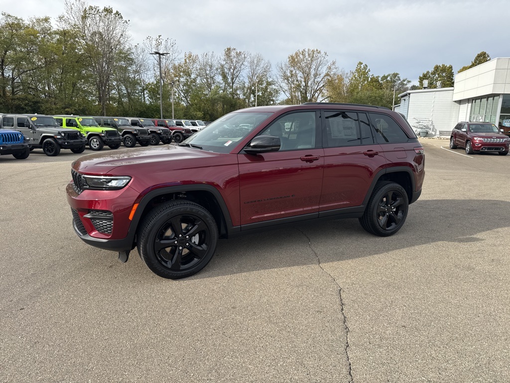 2025 Jeep Grand Cherokee Altitude X photo 3