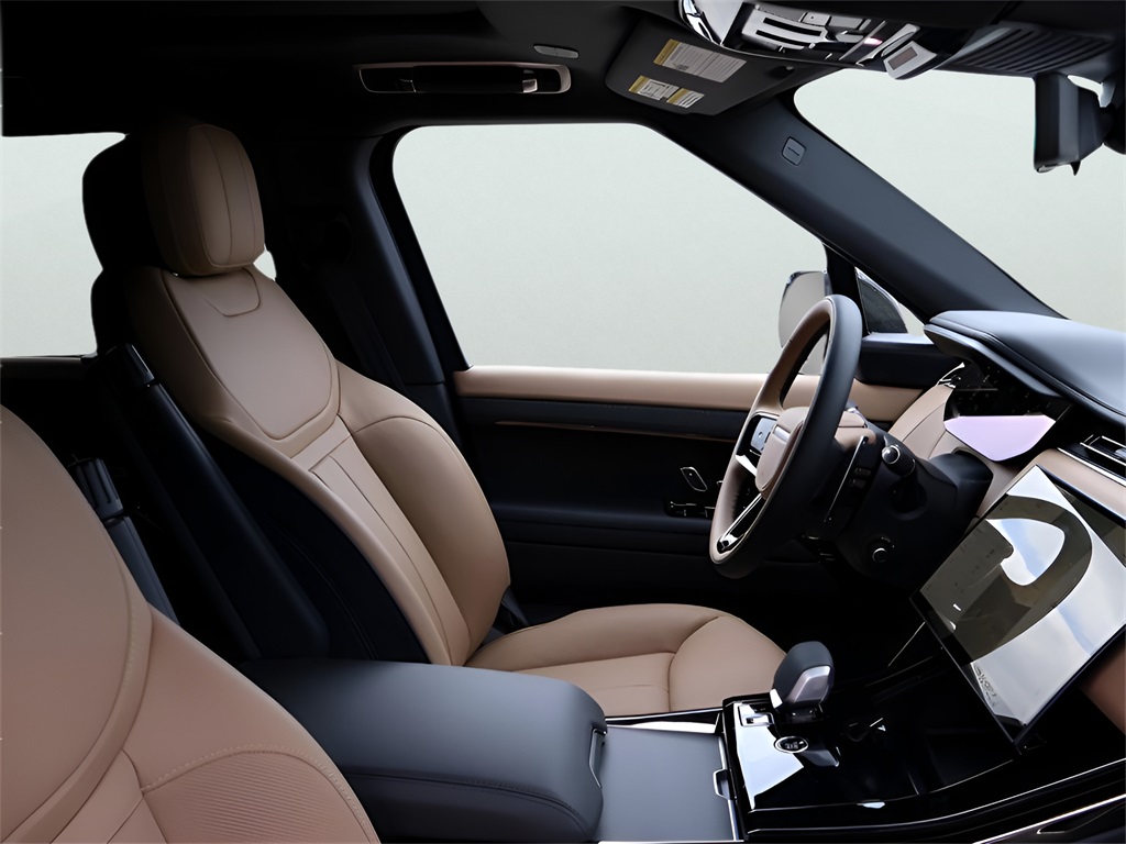 2025 Land Rover Range Rover Sport SE photo 7