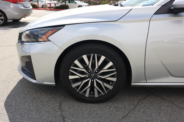 2023 Nissan Altima 2.5 SV photo 10
