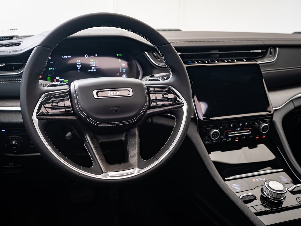 2022 Jeep Grand Cherokee Overland 4xe photo 4