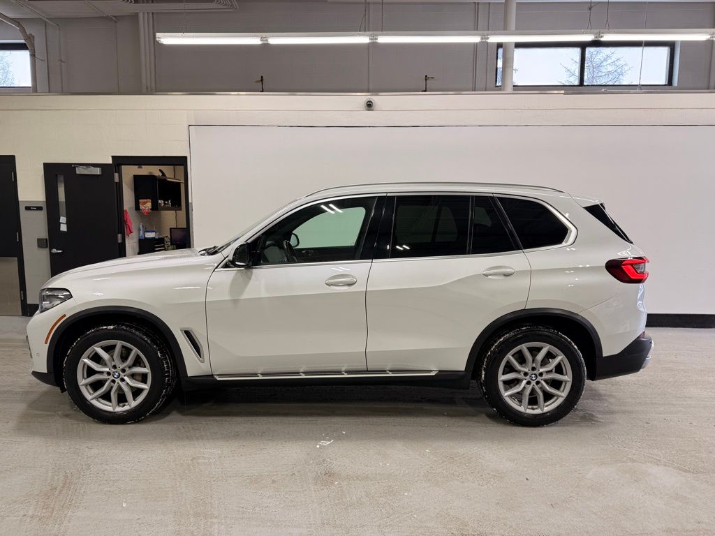 Used 2022 BMW X5 40i with VIN 5UXCR6C01N9L18356 for sale in Golden Valley, Minnesota