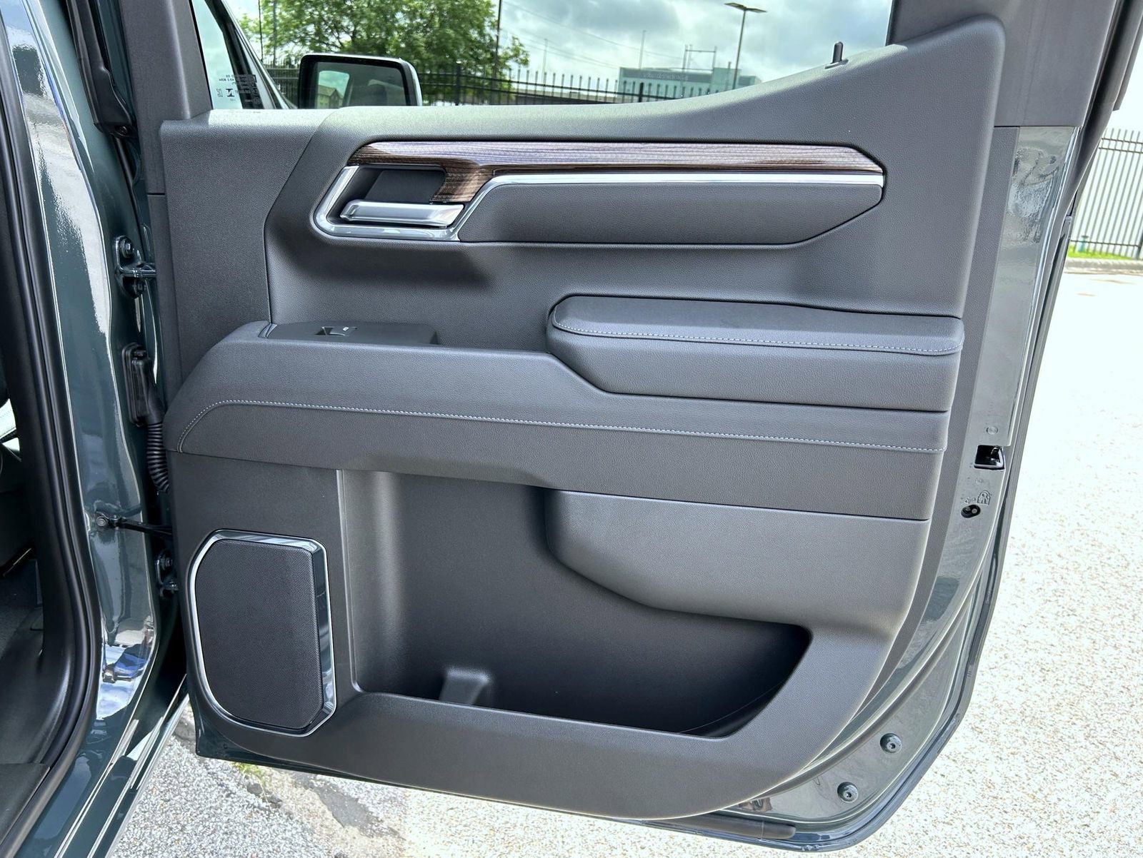 2025 Chevrolet Silverado 1500 LT photo 18