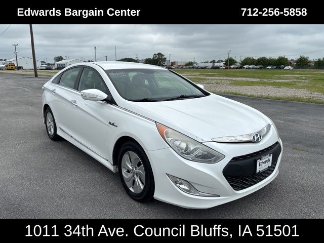 2015 Hyundai Sonata Hybrid Base photo 2