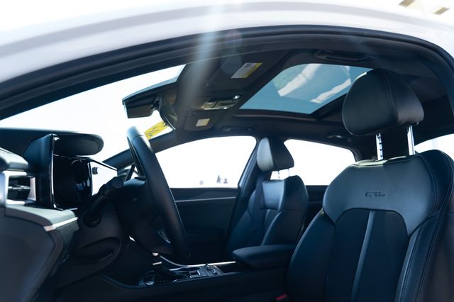 2024 Kia K5 GT-Line photo 14