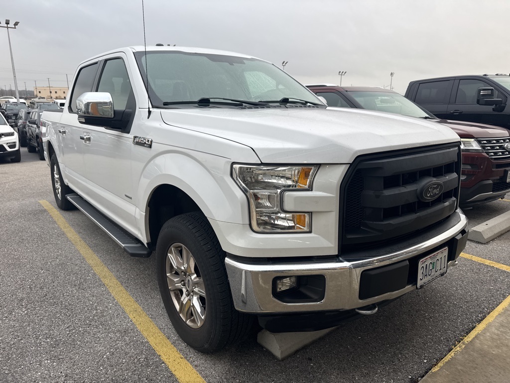 2015 Ford F-150 XLT photo 2