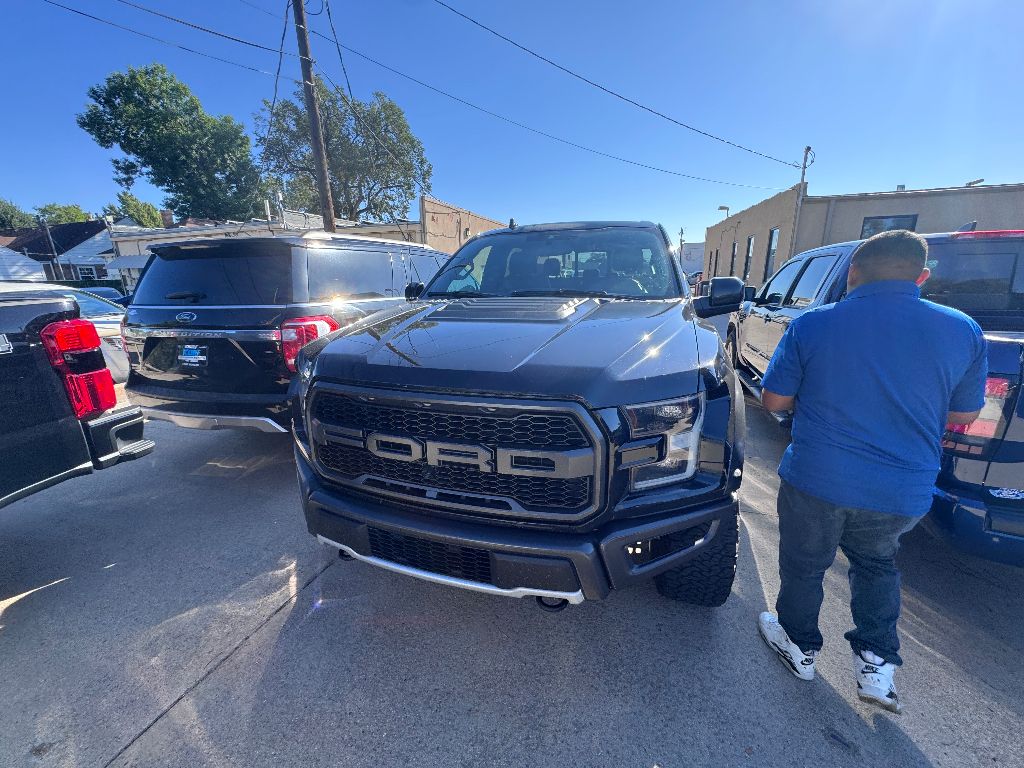 2020 Ford F-150 Raptor photo 2
