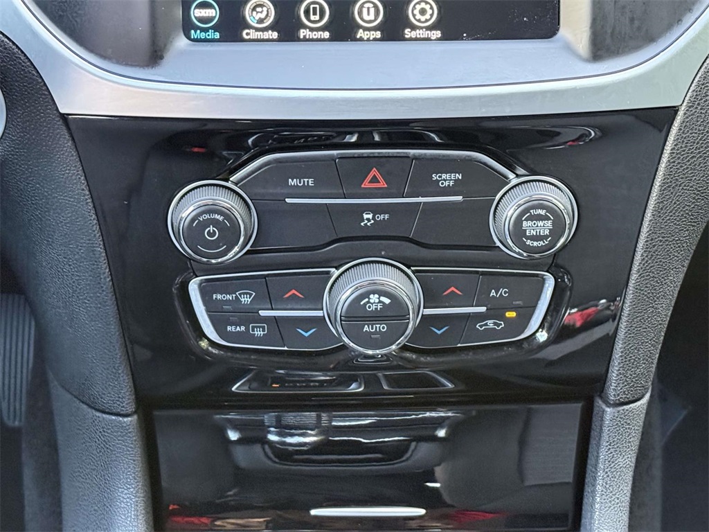 2023 Chrysler 300 Touring photo 19