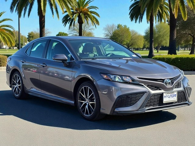 2024 Toyota Camry SE photo 4
