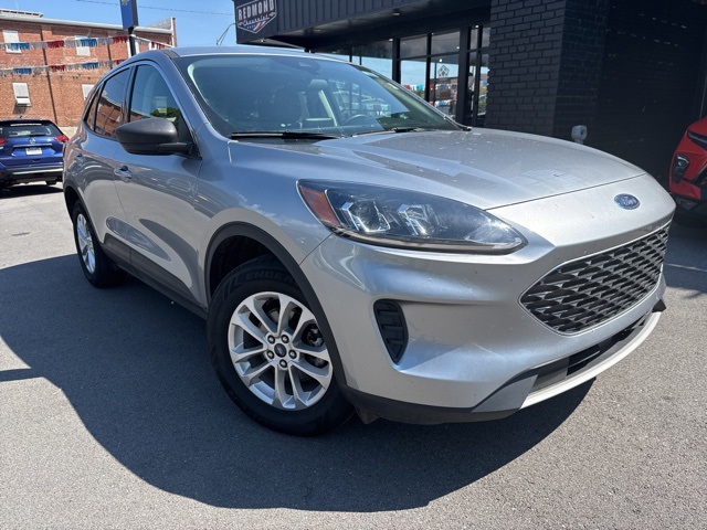 2022 Ford Escape SE photo 3
