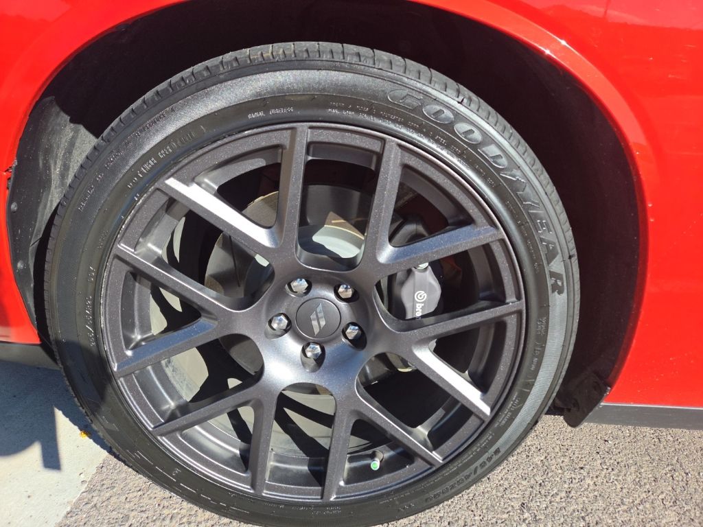2018 Dodge Challenger R/T photo 21