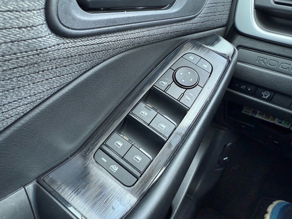 2023 Nissan Rogue S photo 26