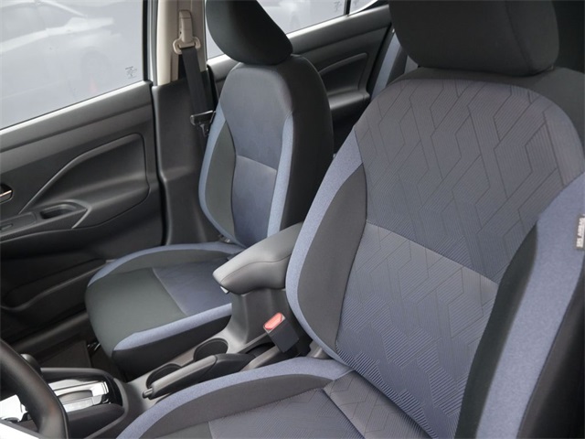 2025 Nissan Versa SV photo 16