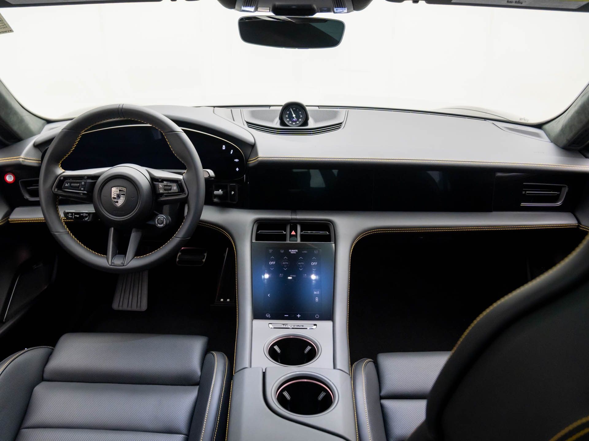 2025 Porsche Taycan Turbo S photo 10