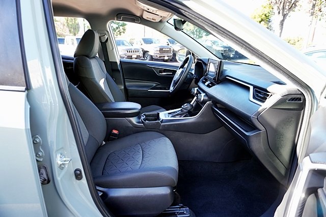 Used 2021 Gray Toyota XLE image 10