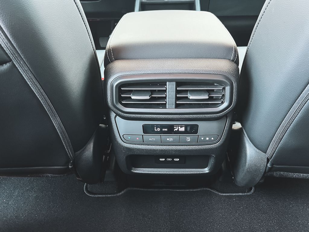 2025 Honda Pilot Touring photo 31