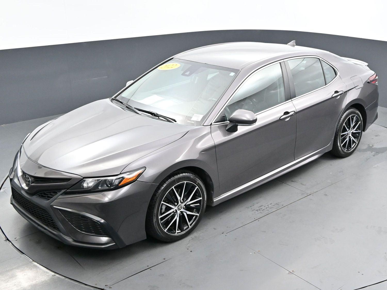 2022 Toyota Camry SE photo 35