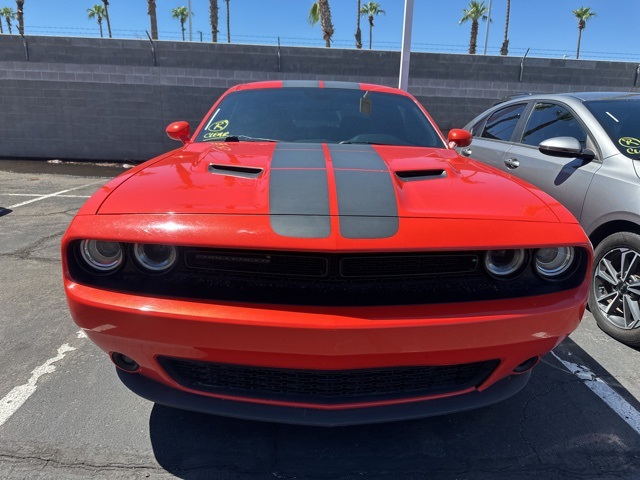 2017 Dodge Challenger SXT photo 2