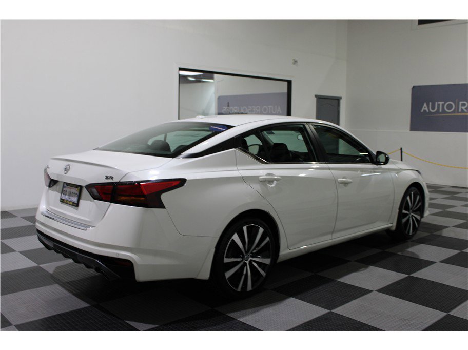 2022 Nissan Altima 2.5 SR photo 4