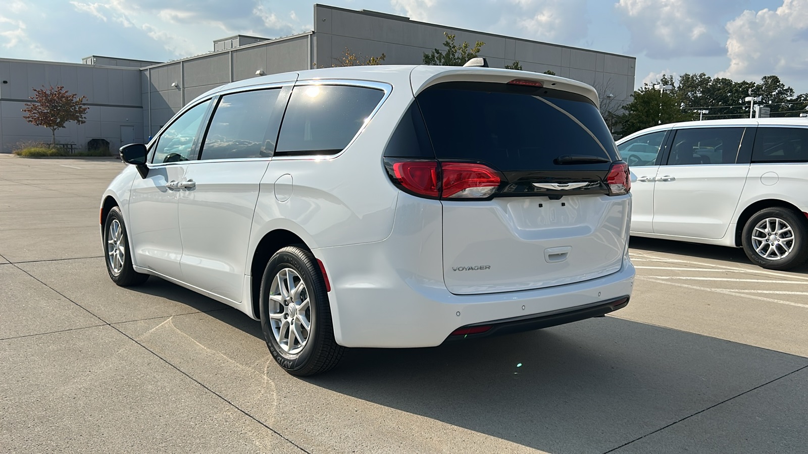 2026 Chrysler Voyager LX photo 5