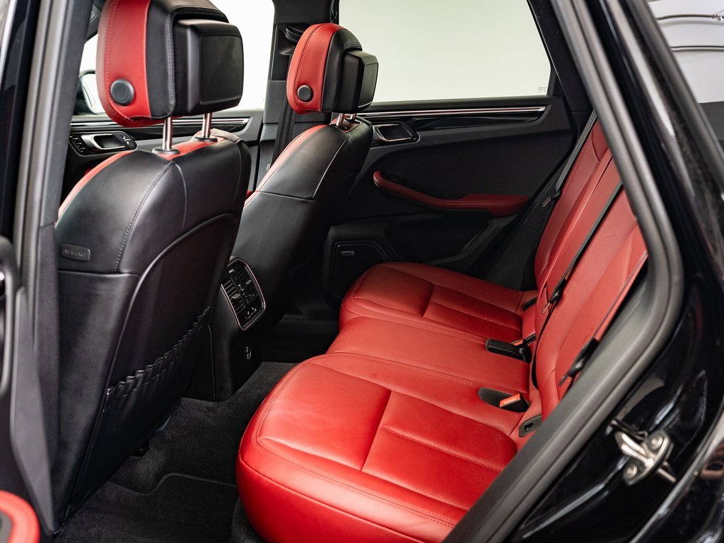 2024 Porsche Macan T photo 33