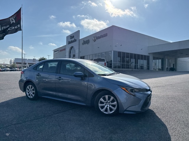 2024 Toyota Corolla LE photo 2