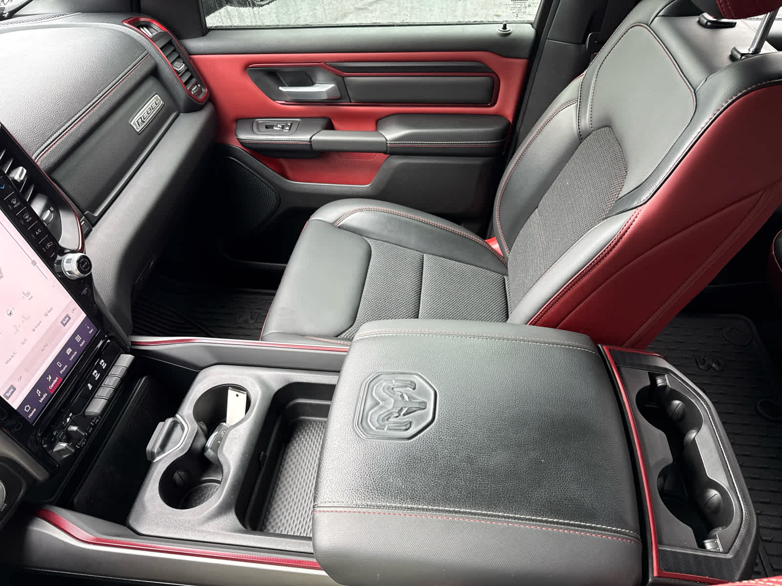 2025 Ram 1500 Rebel photo 17