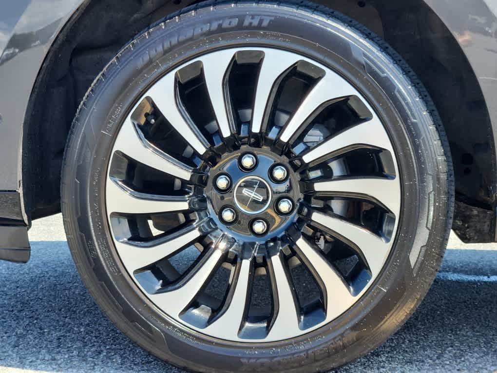 2022 Lincoln Navigator Black Label photo 5