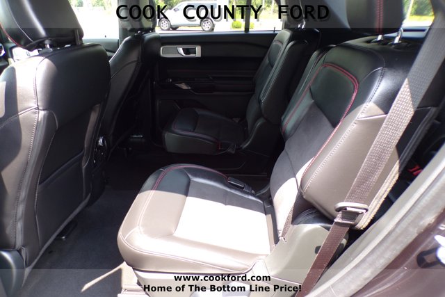 2024 Ford Explorer ST-Line photo 12