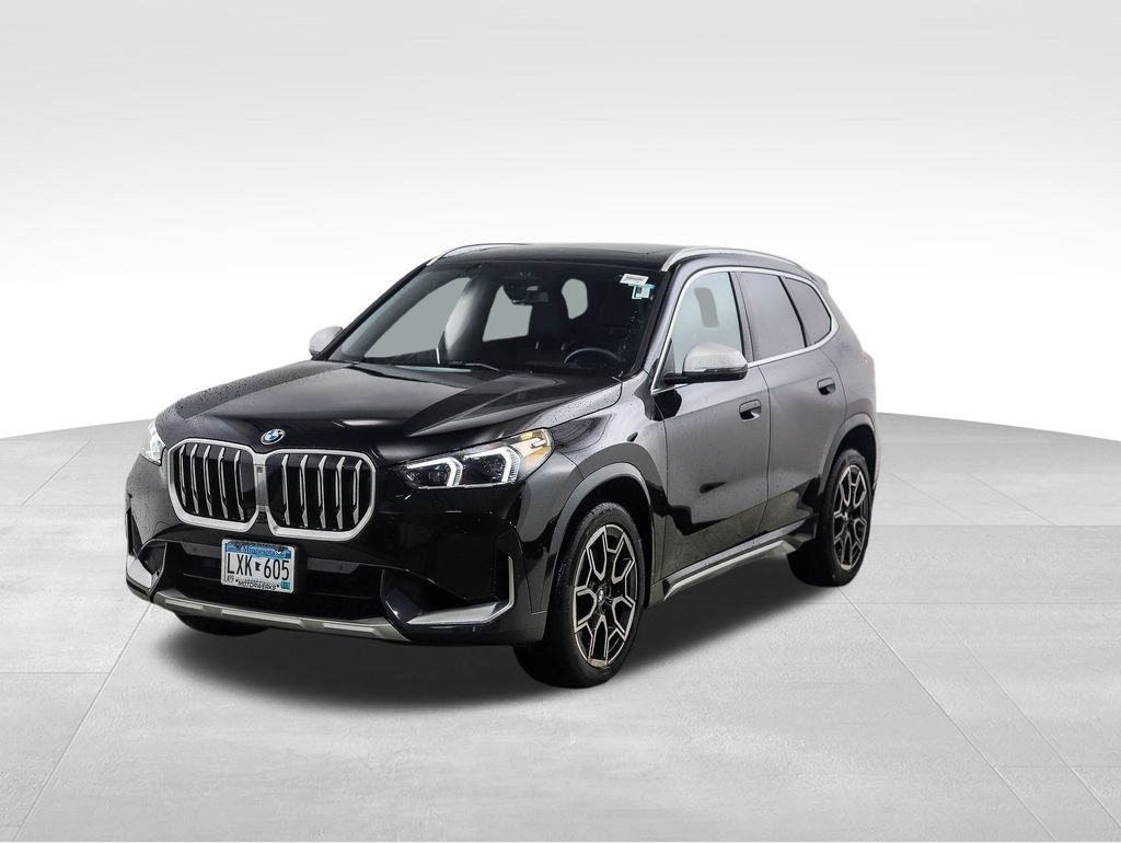 2024 BMW X1 28i's photo