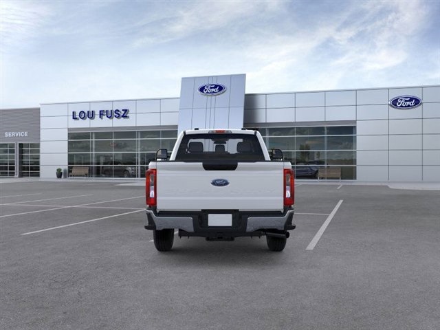 2026 Ford F-350 photo 4