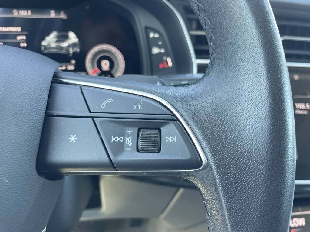2023 Audi Q7 55 Premium Plus photo 11